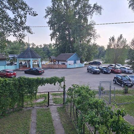 Sárga311 Üdülőház Szeged Exterior foto
